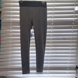 work out leggings. booty plump leggings. good quality. soft.